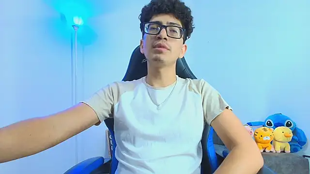 TylerWhite  online show from 18, 10, 2025