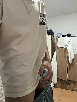 TylerWhite  online show from 27, 4, 2026