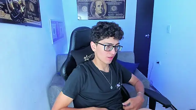 TylerWhite  online show from 8, 3, 2025