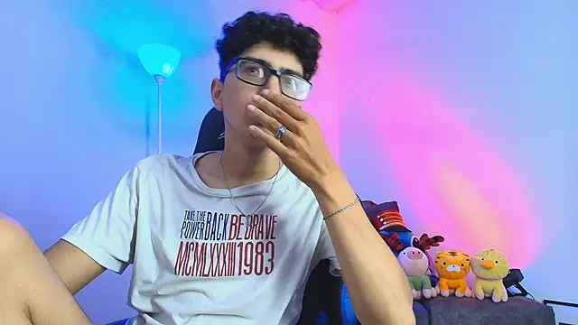 TylerWhite  online show from 19, 12, 2025