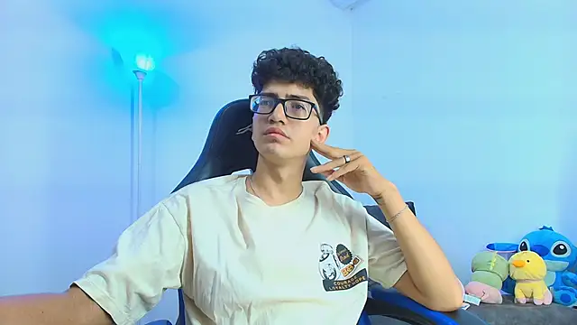 TylerWhite  online show from 8, 10, 2025