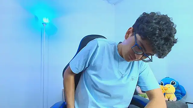 TylerWhite  online show from 23, 10, 2025