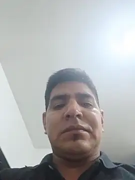 Snapshot of latino17 chatting on 15, 11, 2025 latino17 online show from 15, 11, 2025