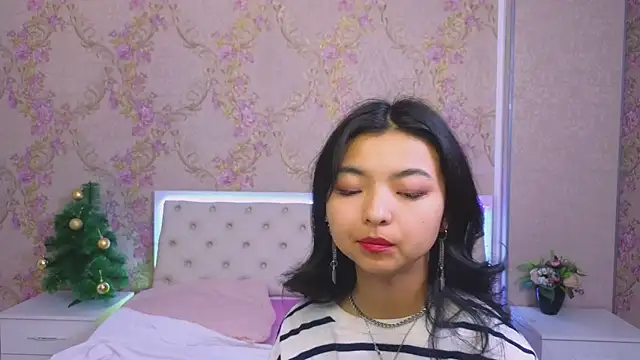 Shy Kira online show from 7, 1, 2025