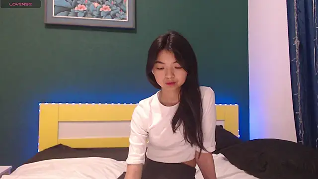 Shy Kira online show from 4, 3, 2026