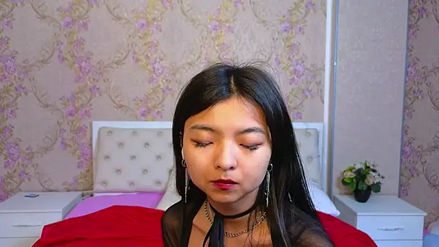 Shy Kira online show from 4, 2, 2025