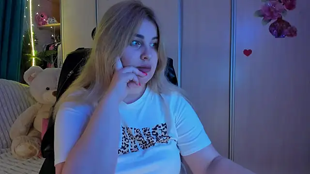 CoraSwon online show from 5, 3, 2026