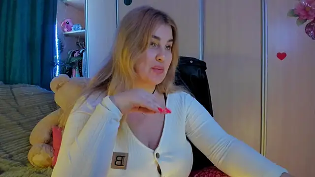 CoraSwon online show from 6, 3, 2026