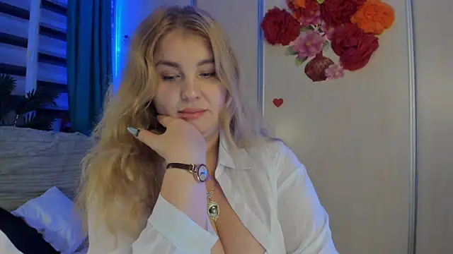 CoraSwon online show from 18, 10, 2025