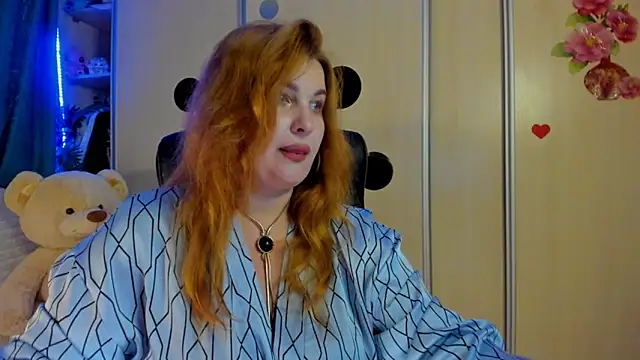 Snapshot of CoraSwon chatting on 2, 6, 2026 CoraSwon online show from 2, 6, 2026