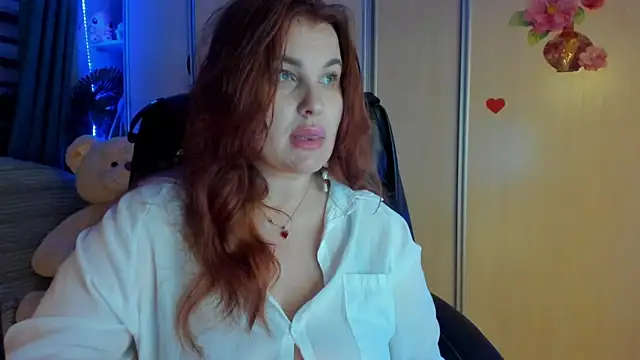 Snapshot of CoraSwon chatting on 18, 4, 2026 CoraSwon online show from 18, 4, 2026
