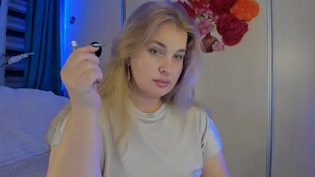 CoraSwon online show from 14, 10, 2025