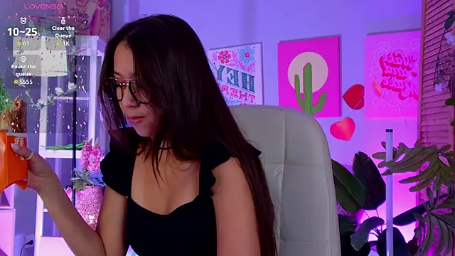 LanaBaker online show from 25, 7, 2026