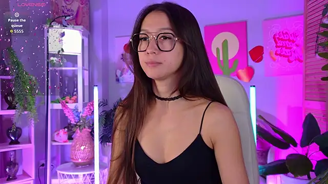 LanaBaker online show from 13, 4, 2026