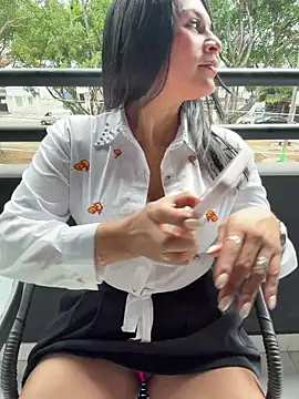 Snapshot of Sofia_Convers chatting on 4, 7, 2026 Sofia Convers online show from 4, 7, 2026