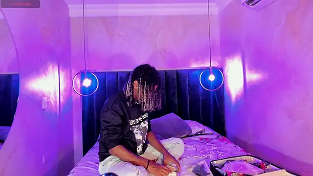 Maxim-Walker online show from 28, 9, 2025