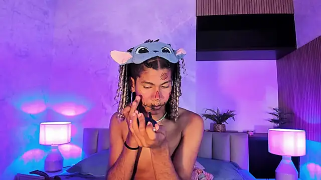 Maxim-Walker online show from 5, 10, 2025