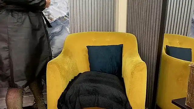 GianellaCox  online show from 11, 3, 2026