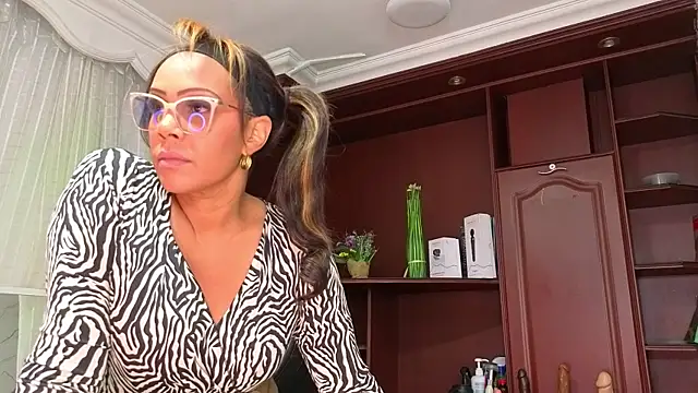 AmberNix online show from 12, 9, 2025