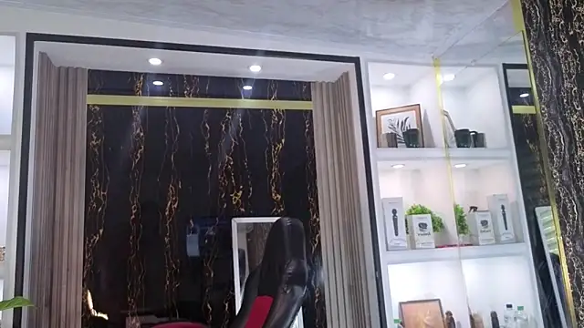 AmberNix online show from 24, 10, 2025