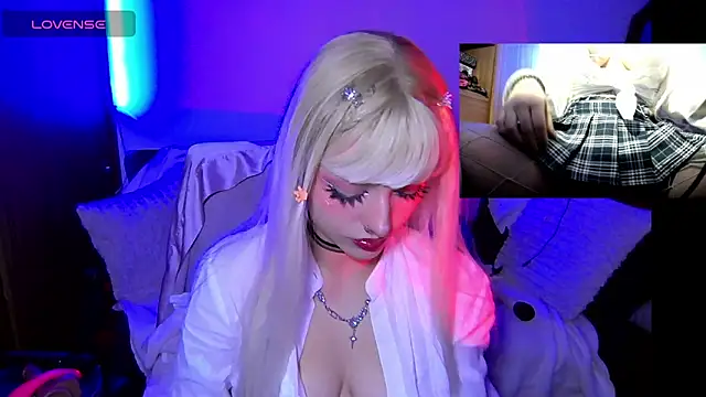 HollyDominic online show from 6, 11, 2025