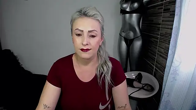 Snapshot of Emma_Rizzoo chatting on 23, 5, 2026 Emma Rizzoo online show from 23, 5, 2026