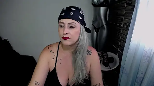 Emma Rizzoo online show from 17, 4, 2026