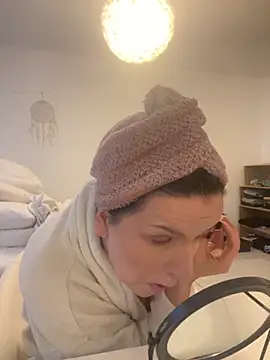 Off  Melonenmandy online show from 13, 10, 2025