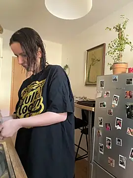 Off  Melonenmandy online show from 19, 3, 2025