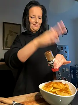 Off  Melonenmandy online show from 8, 10, 2025