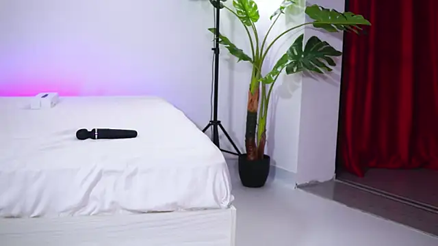 NatyDesiree online show from 9, 10, 2025