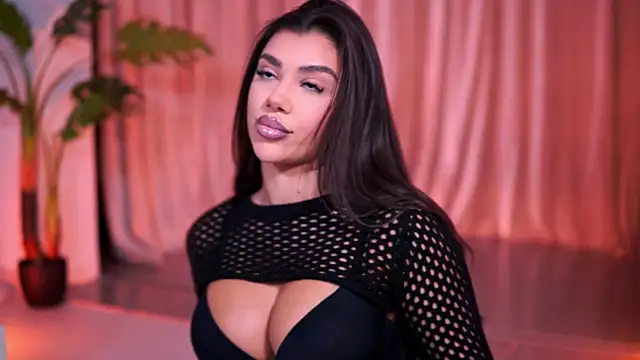 NatyDesiree online show from 5, 4, 2026