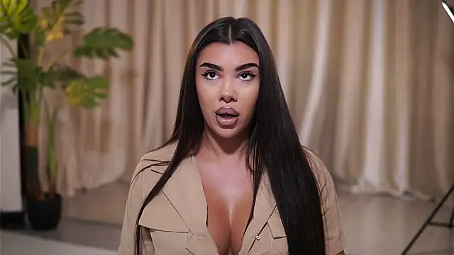 NatyDesiree online show from 28, 7, 2026