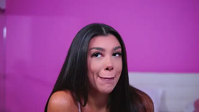 NatyDesiree online show from 9, 9, 2025