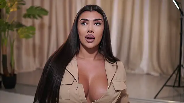 NatyDesiree online show from 28, 7, 2026