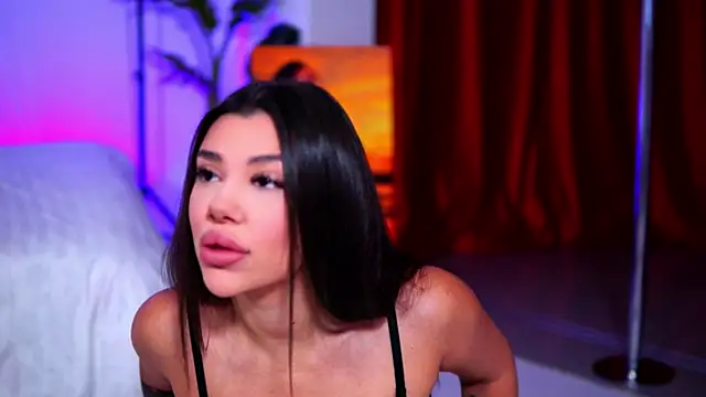 NatyDesiree online show from 7, 11, 2025