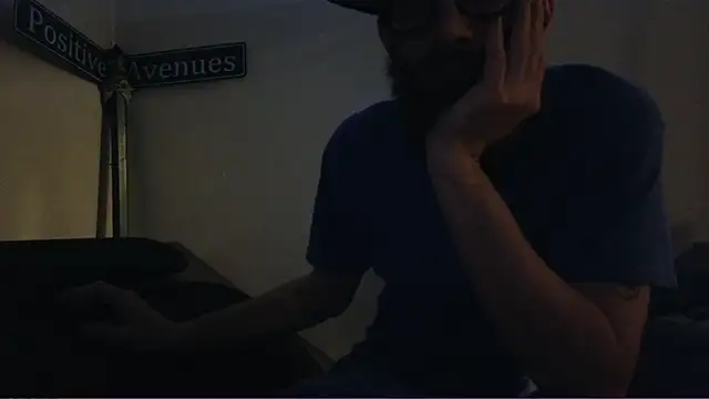 pantslesstraveler plt online show from 27, 1, 2025