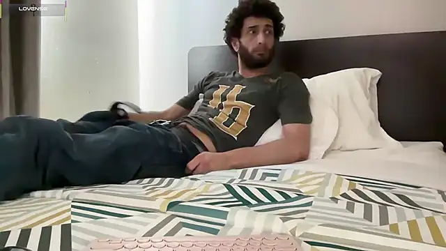 pantslesstraveler plt online show from 28, 9, 2025