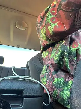 pantslesstraveler plt online show from 21, 12, 2025