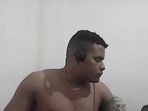 SaucyAffair0 online show from 2, 1, 2025