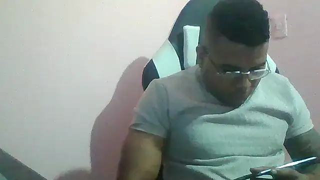 Snapshot of SaucyAffair0 chatting on 5, 7, 2026 SaucyAffair0 online show from 5, 7, 2026