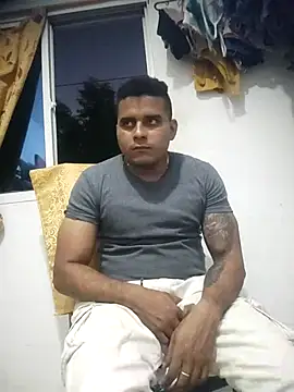 SaucyAffair0 online show from 13, 3, 2026