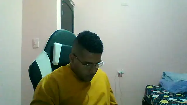 Snapshot of SaucyAffair0 chatting on 25, 6, 2026 SaucyAffair0 online show from 25, 6, 2026