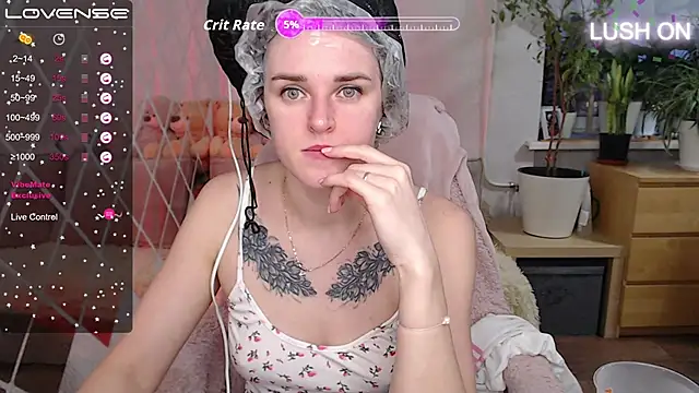 Bella  Swoon online show from 28, 11, 2025