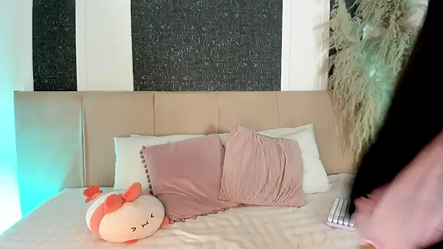 Alaia Manson online show from 21, 2, 2026