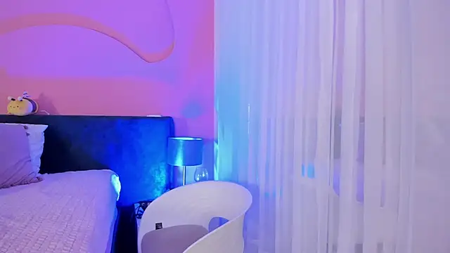 Alaia Manson online show from 6, 10, 2025