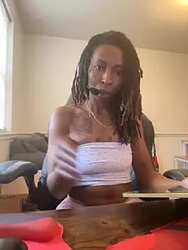 LeyaHoneybuns online show from 14, 11, 2025