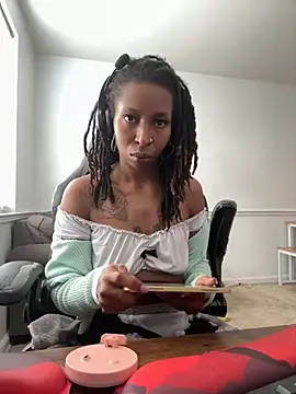 LeyaHoneybuns online show from 3, 11, 2025