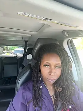 LeyaHoneybuns online show from 4, 5, 2026