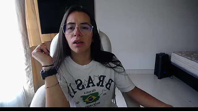 Snapshot of Mariam_Gomezxxx chatting on 5, 3, 2025 Mariam Gomezxxx online show from 5, 3, 2025